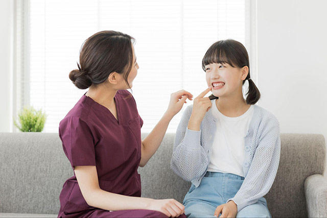 Consultation-for-orthodontic-treatment.jpg