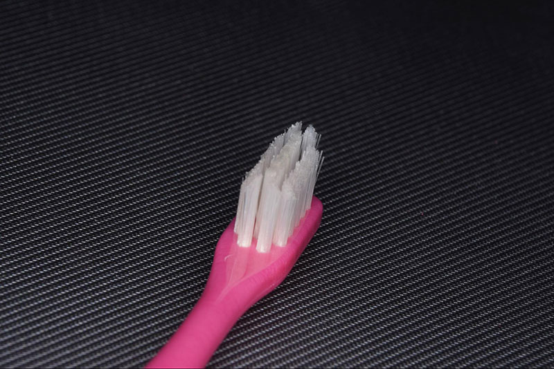 矯正用の歯ブラシ